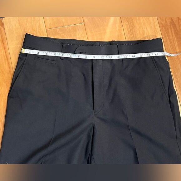 Sharp Marc Ecko Suit - Picture 10 of 14